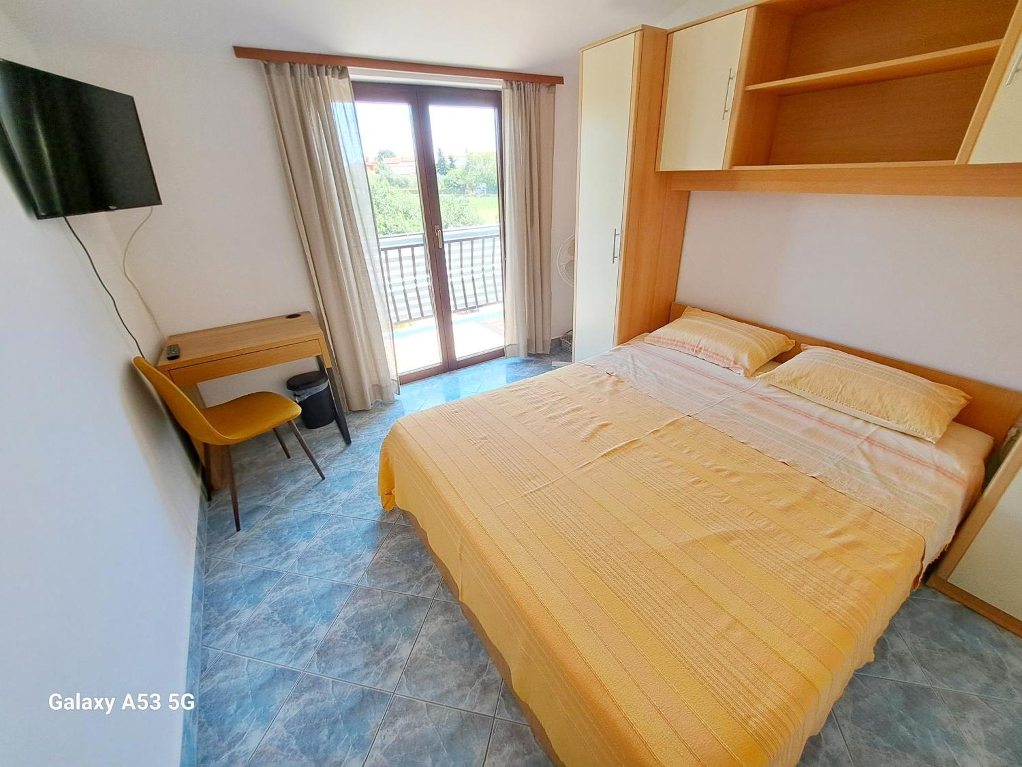 Appartement Aparments Orange&Blue à Fažana Extérieur photo